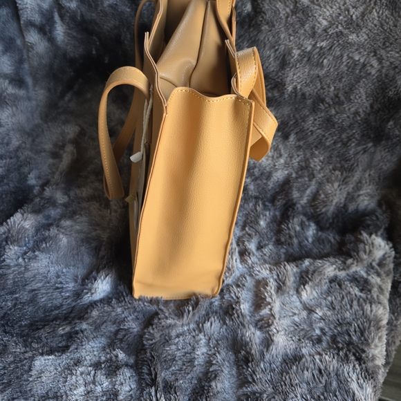 Pixie Mood Alicia Mini Tote – Honey | Vegan Leather, Eco-Friendly Bag - Picture 6 of 11